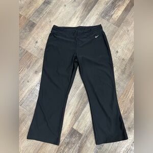 Nike Cropped Black Workout Pants with classic Swoosh